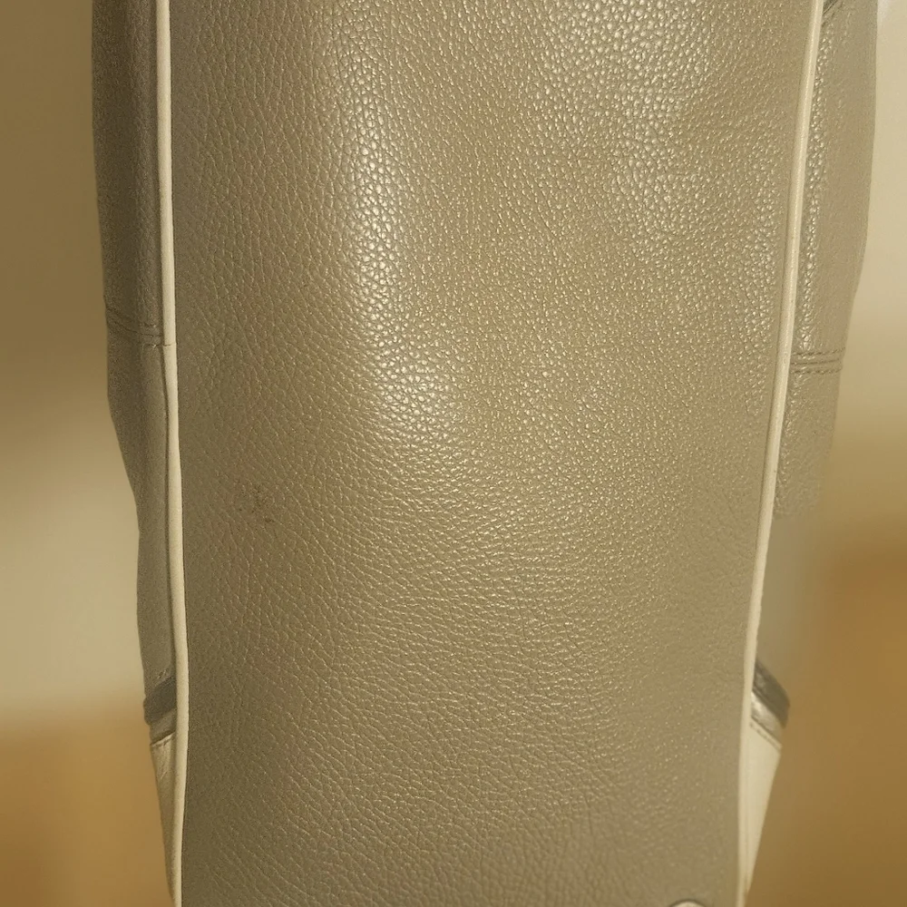 Coach Vintage Laura Spectator Handbag Grey & Ivory Pebbled Leather Bag Charms